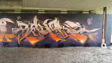 Graffiti Wall - Photo by Skore79 - SuperBadBoys, AutoBahnStyles, UniTS