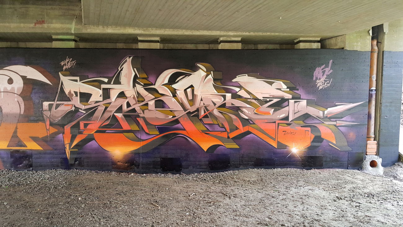 Graffiti Wall - Photo by Skore79 - SuperBadBoys, AutoBahnStyles, UniTS