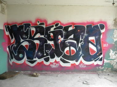 Graffiti Wall in Volkhov - Photo by Skyzorskz - graffiti, bombing, writing (2013)