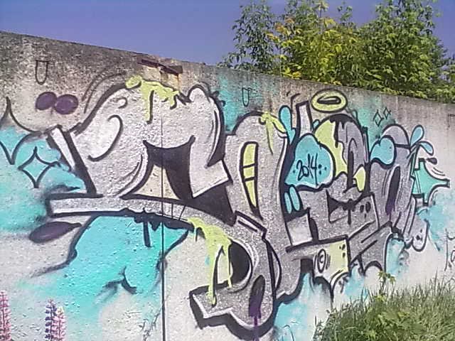 Graffiti Wall - Photo by Sleoone