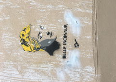 Graffiti Street Art in Paris - Photo by SmartsDunce - Girl (2020)