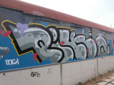 Graffiti Train in athens - Photo by Smilish