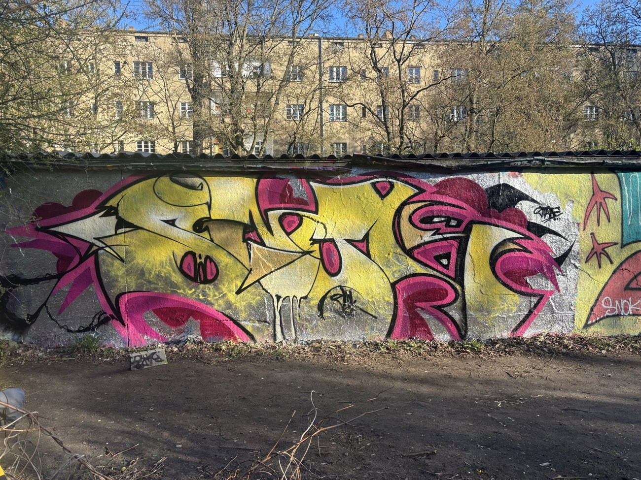 Graffiti Wall in Berlin - Photo by Snokomotive