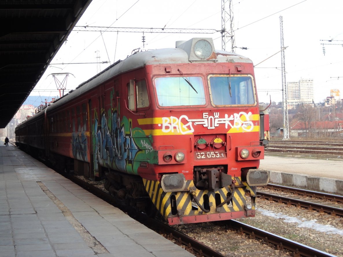 Graffiti Train - Photo by Snukar