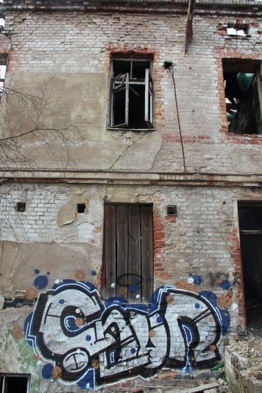 Graffiti Bombing - Photo by Snur (2015)