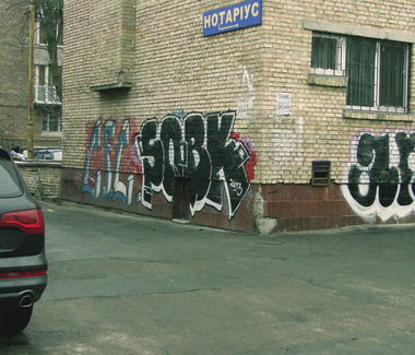 Graffiti Bombing - Photo by Sobk - Sobk