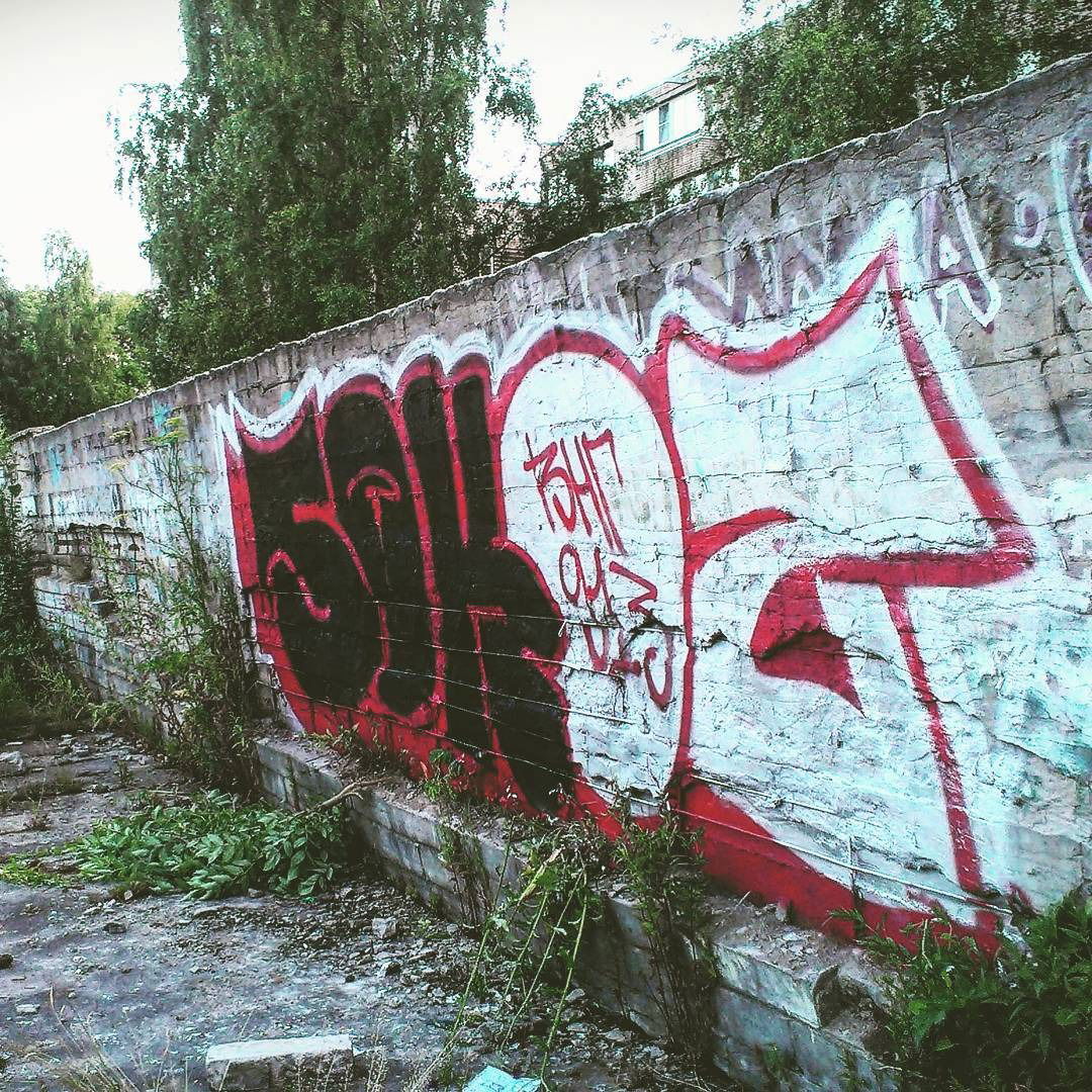 Graffiti Bombing in Санкт-Петербург - Photo by Sokoz - sokoz, vng913 (2015)