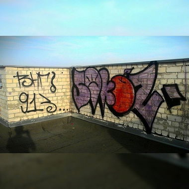 Graffiti Bombing in Российская Федерация - Photo by Sokoz - sokoz, vng913 (2014)