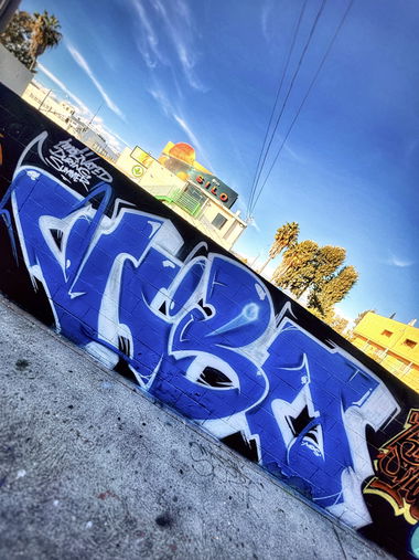 Graffiti Bombing in Los angeles hollywood - Photo by Someone7 - losangeles, graffiti, jibo