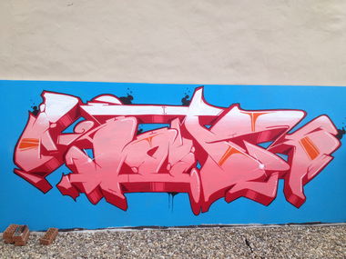 Graffiti Wall - Photo by Somr43