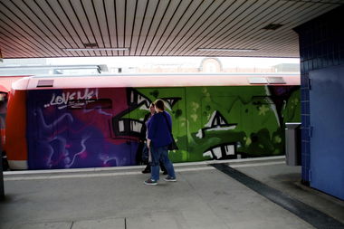 Graffiti Train in Hamburg - Photo by Sondaarschuleee