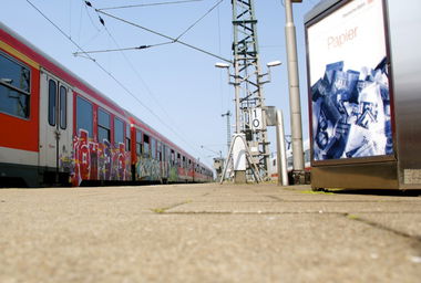 Graffiti Train in Hamburg - Photo by Sondaarschuleee