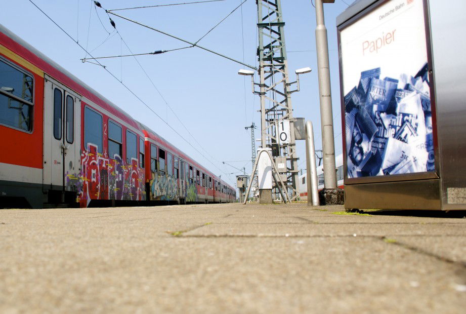Graffiti Train in Hamburg - Photo by Sondaarschuleee