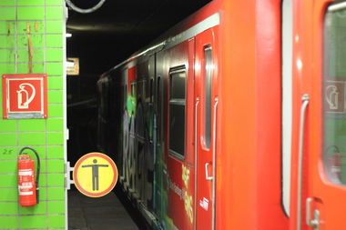 Graffiti Train in Hamburg - Photo by Sondaarschuleee