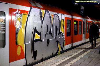 Graffiti Train in Hamburg - Photo by Sondaarschuleee