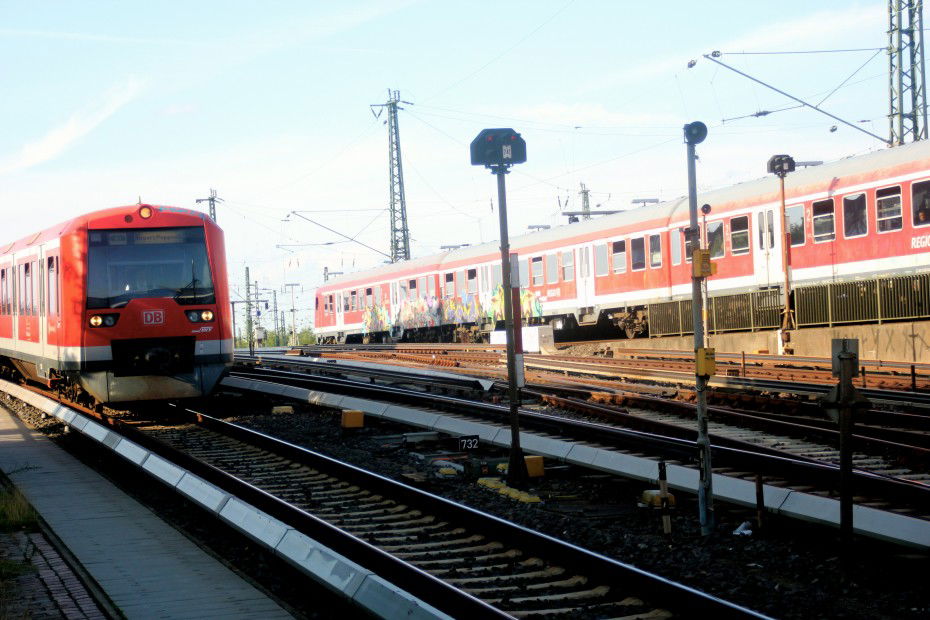 Graffiti Train in Hamburg - Photo by Sondaarschuleee