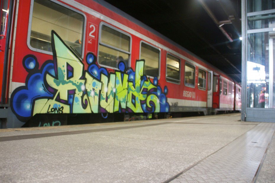 Graffiti Train - Photo by Sondaarschuleee (2013)