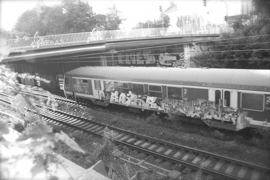 Graffiti Train - Photo by Sondaarschuleee - Razor, Round (2013)