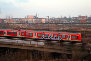 Graffiti Train in Hamburg - Photo by Sondaarschuleee (2014)