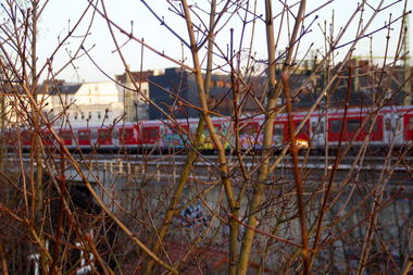 Graffiti Train in Hamburg - Photo by Sondaarschuleee - atmo (2014)