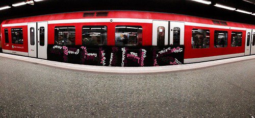 Graffiti Train - Photo by Sondaarschuleee