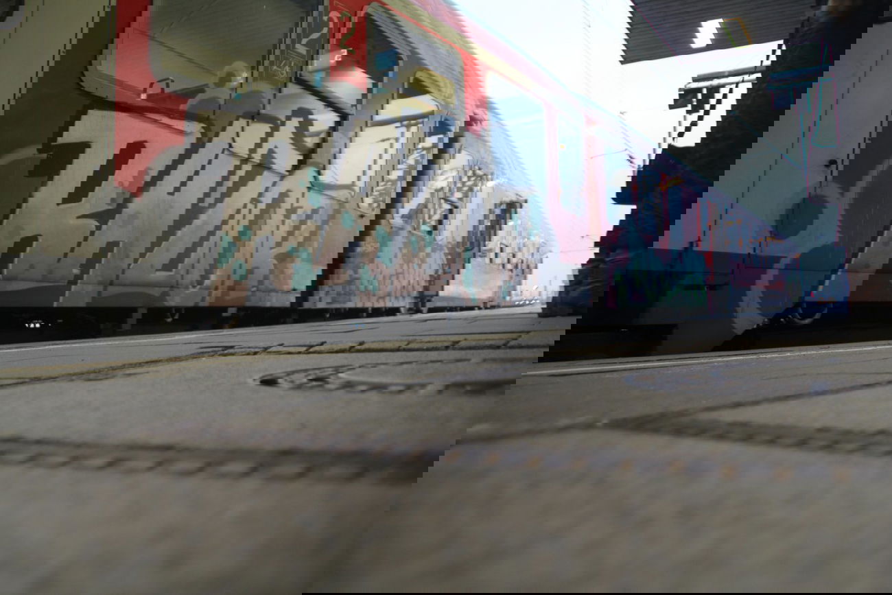 Graffiti Train in Hamburg - Photo by Sondaarschuleee - razor, round (2014)