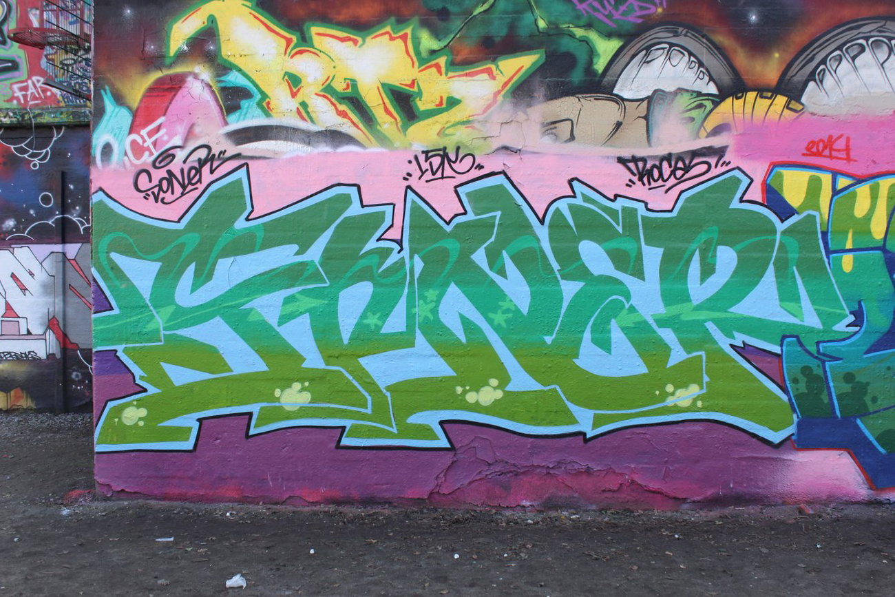 Graffiti Wall - Photo by SoneR - soner, isk (2014)
