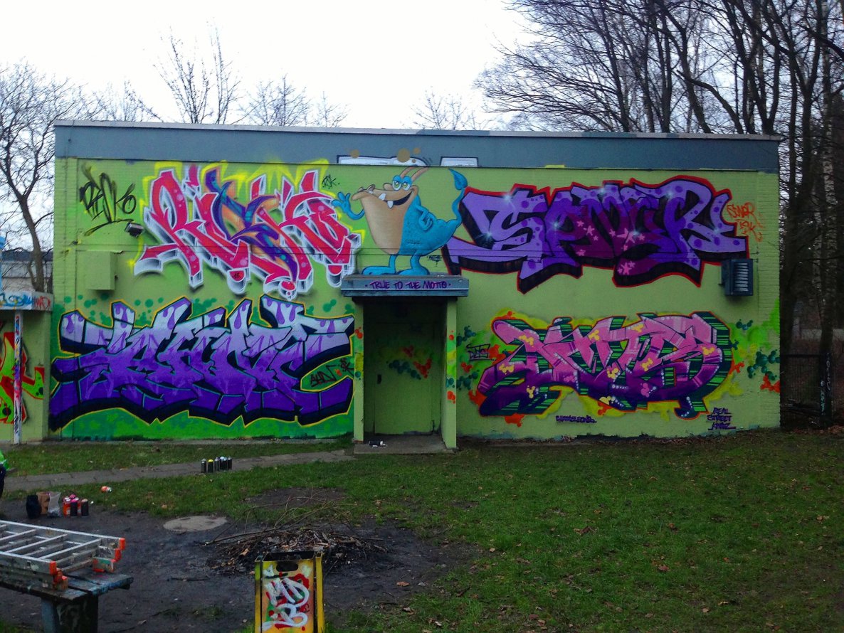 Graffiti Wall - Photo by SoneR - ahn, soner, risko (2013)