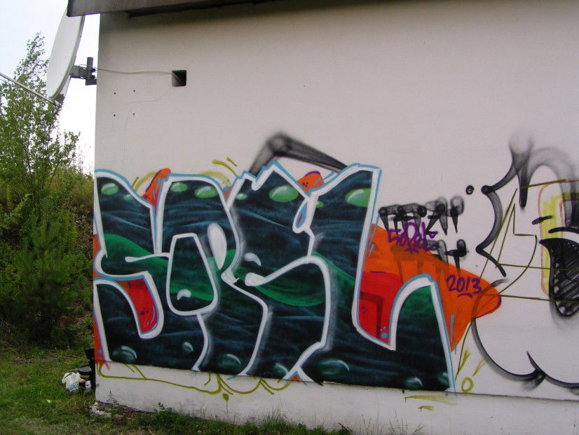 Graffiti Wall in Slovakia - Photo by Sopelier - transmitter, chill