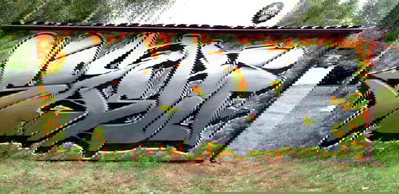 Graffiti Wall - Photo by Soyski - Soyski, Nerds, Infamous (2012)