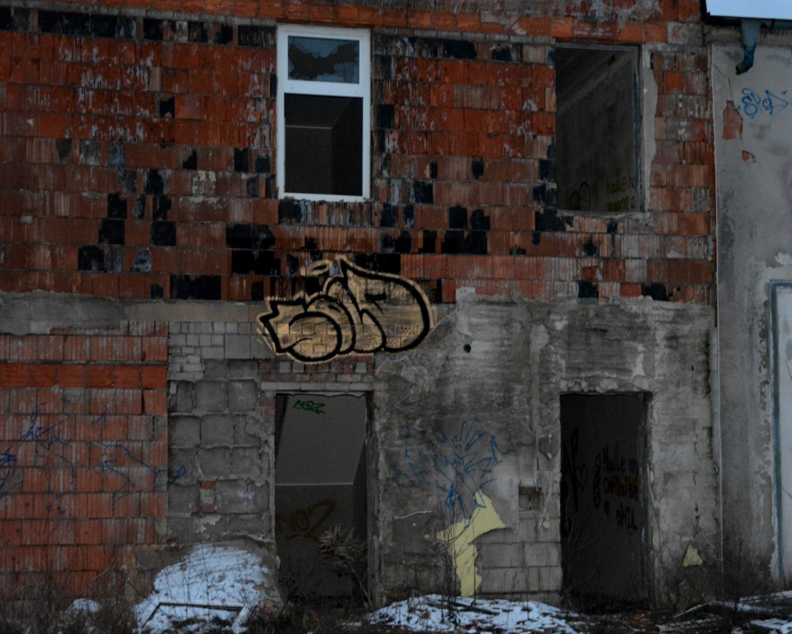 Graffiti Bombing in Frankfurt (Oder) - Photo by Spaer - SOLD (2015)