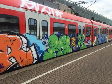 Graffiti Train in Köln - Photo by Spie23 - geier, imr, zwik (2015)