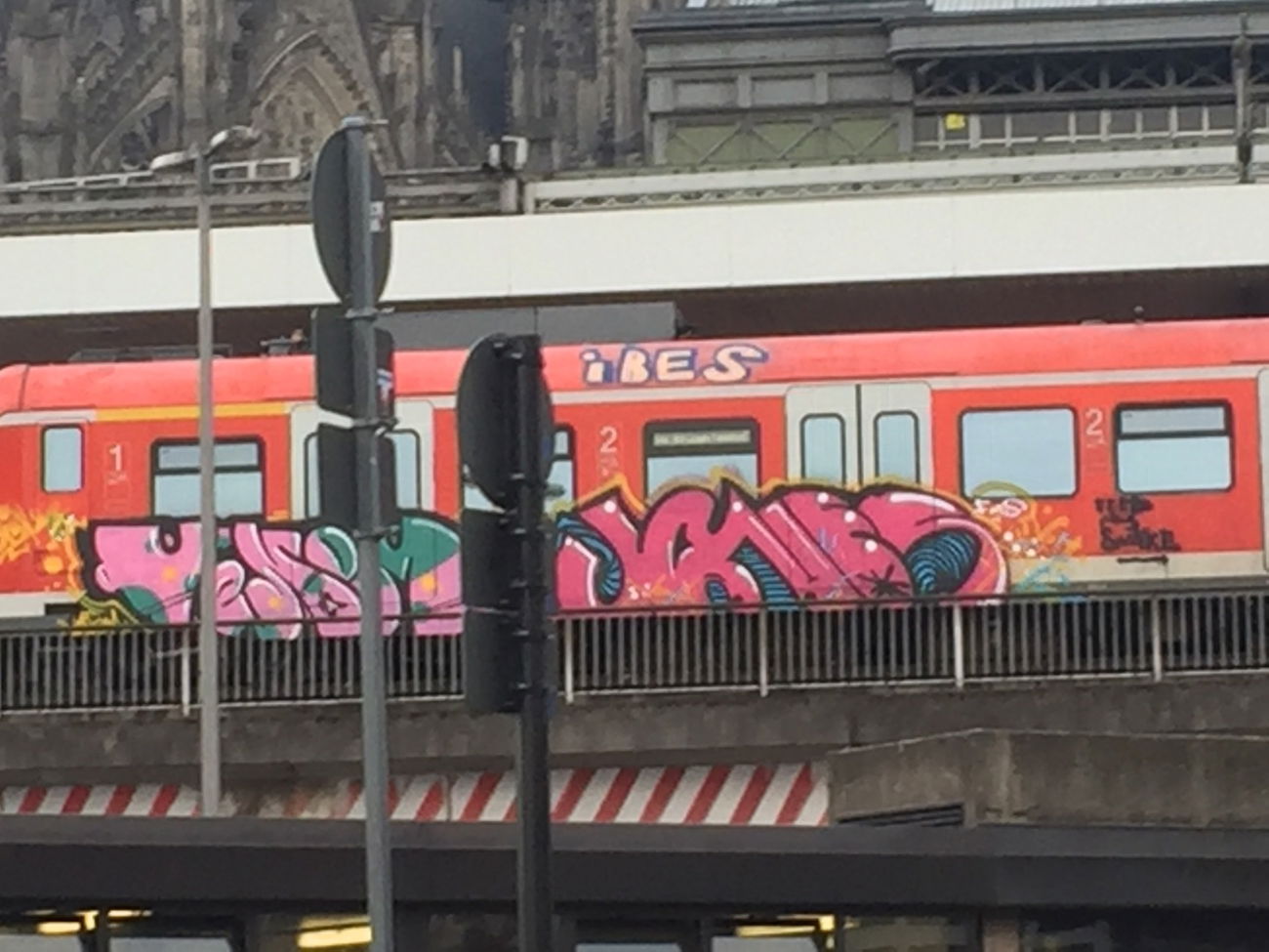 Graffiti Train in Köln - Photo by Spie23 - jones, venom, ibes (2020)