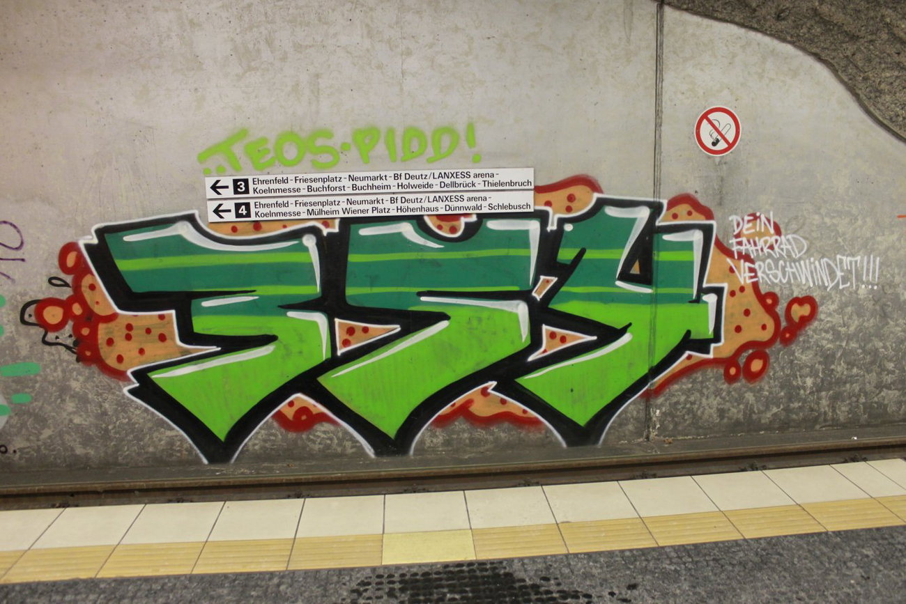 Graffiti Bombing in Köln - Photo by Spie23 - 354, dfv, dein