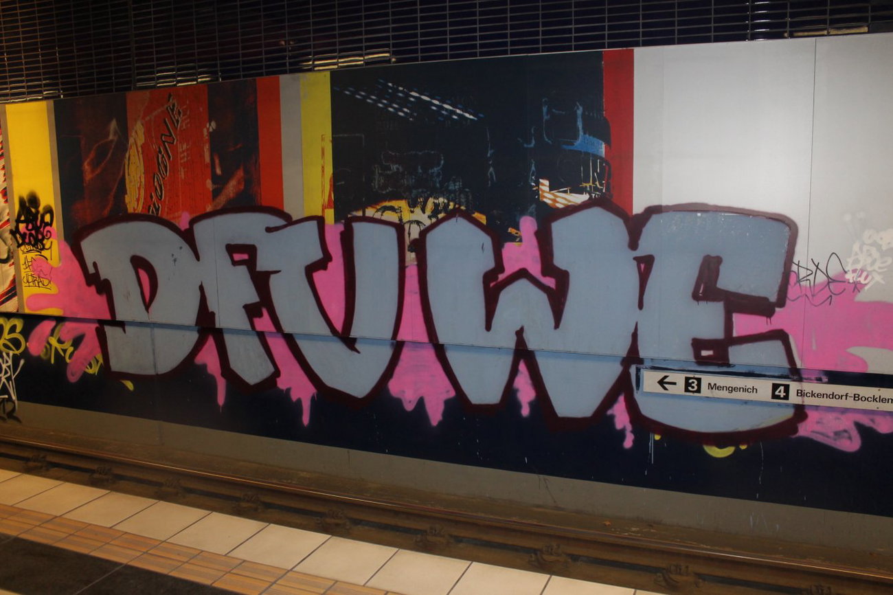 Graffiti Bombing - Photo by Spie23 - dfv, 354, we