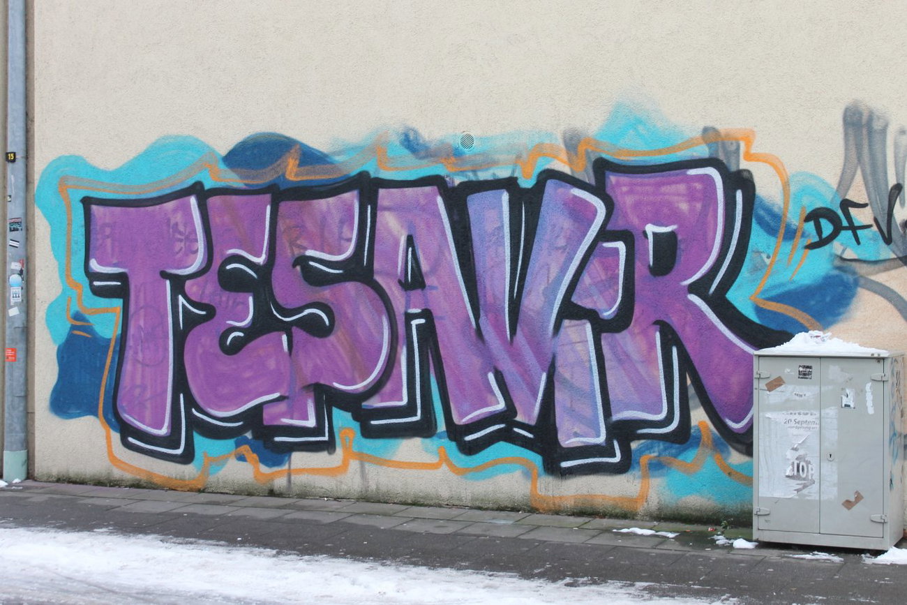 Graffiti Bombing in Köln - Photo by Spie23 - tesa, savir, dfv