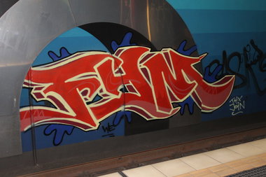 Graffiti Bombing in Köln - Photo by Spie23 - fym, we
