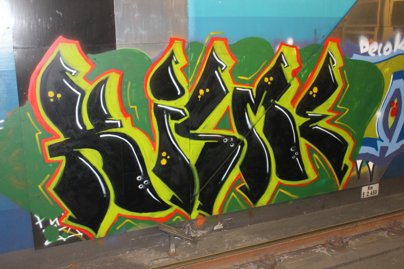 Graffiti Bombing in Köln - Photo by Spie23 - kisme