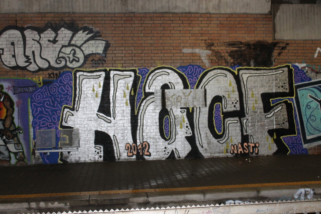 Graffiti Bombing in Köln - Photo by Spie23 - hacf, nasti (2012)