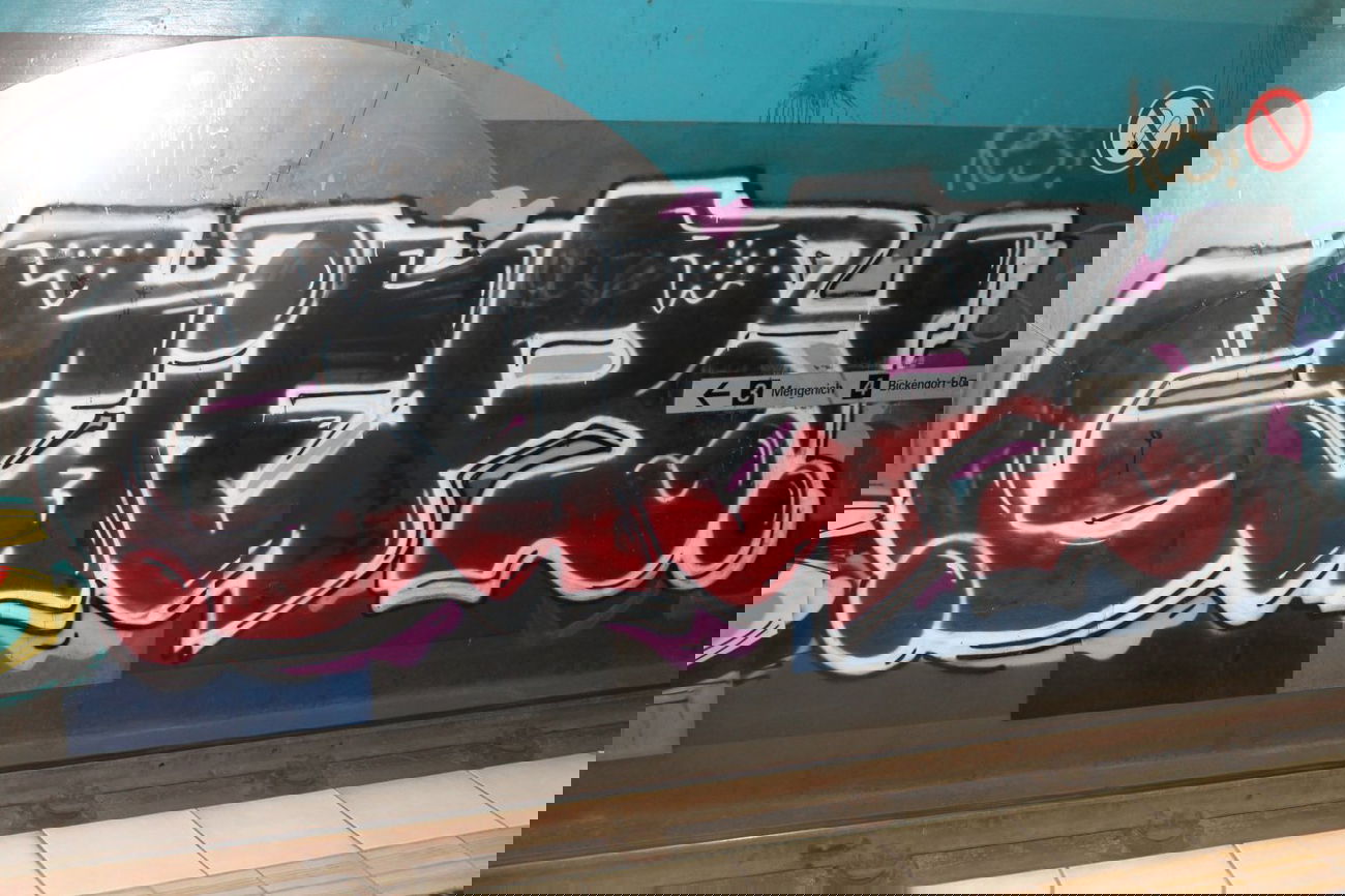 Graffiti Bombing in Köln - Photo by Spie23 - imr, geier