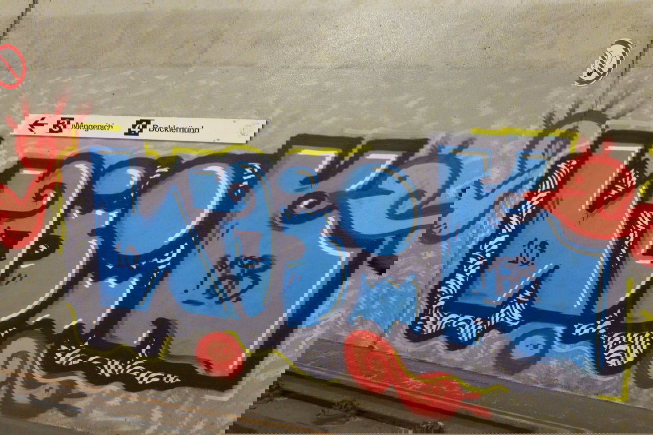 Graffiti Bombing in Köln - Photo by Spie23 - lojik, mgb (2010)