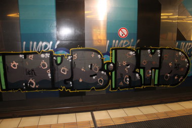 Graffiti Bombing in Köln - Photo by Spie23 - mgb, lojik, logik (2010)