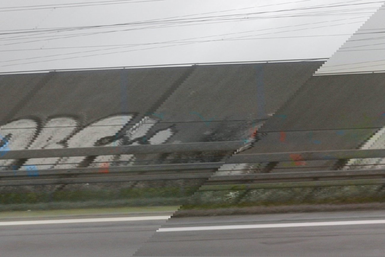 Graffiti Bombing - Photo by Spie23 - obc