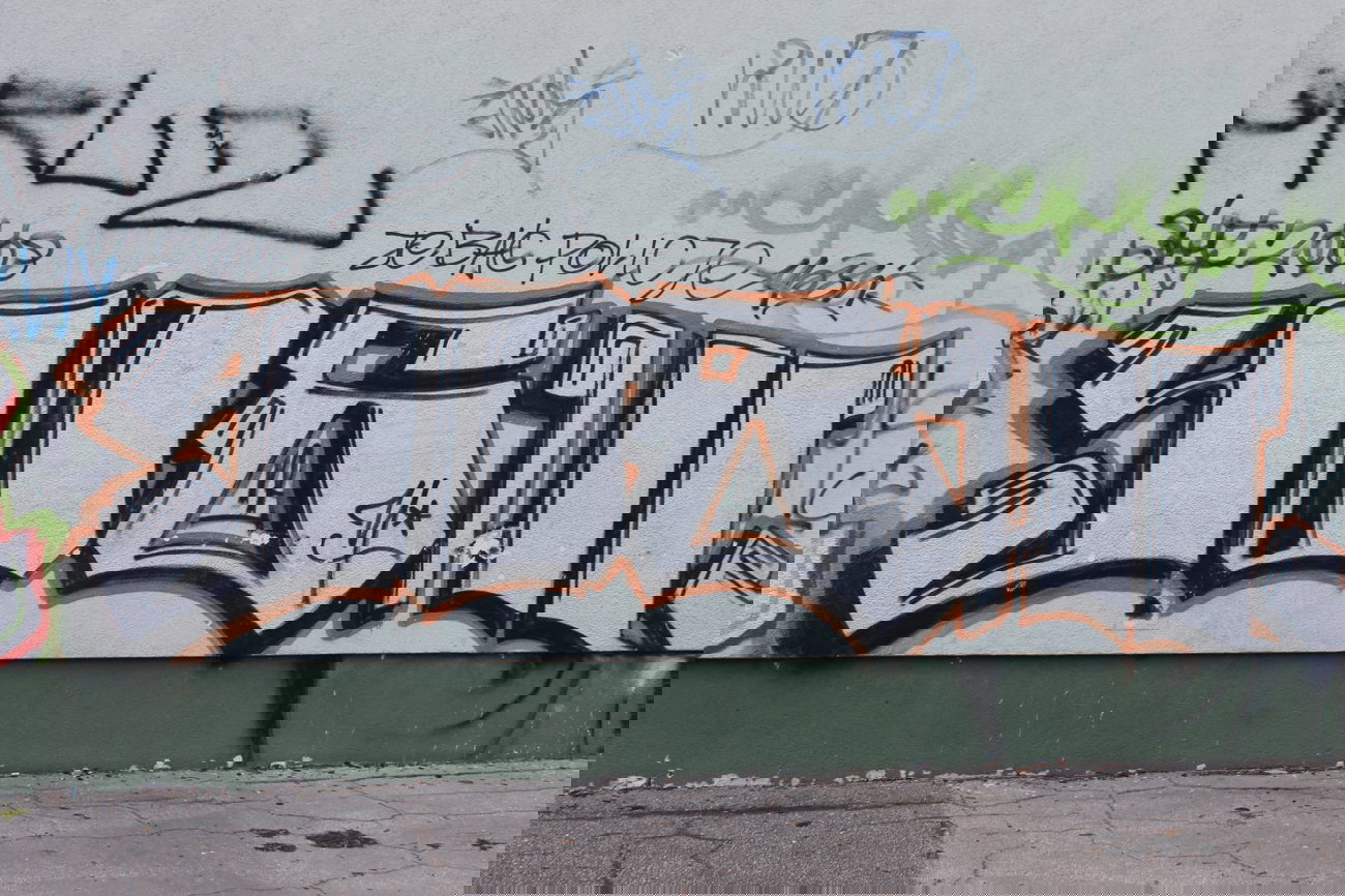 Graffiti Bombing in Kielce - Photo by Spie23 - yoshi