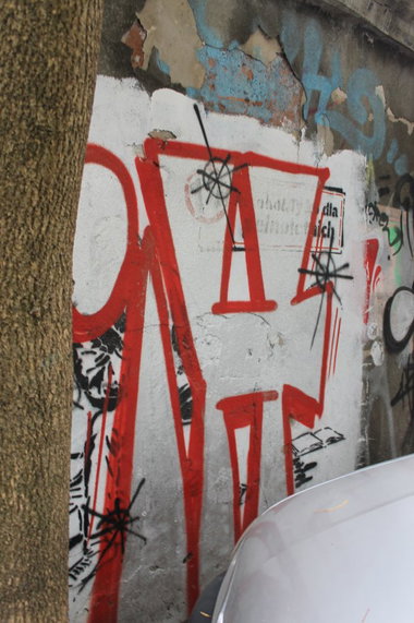Graffiti Bombing in Kielce - Photo by Spie23 - ih