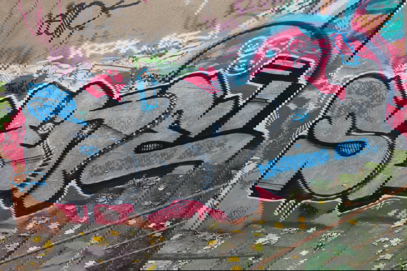 Graffiti Bombing in Köln - Photo by Spie23 - sone, twk, to