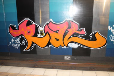 Graffiti Bombing in Köln - Photo by Spie23 - rat, stalk, riese (2012)