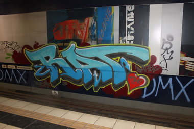 Graffiti Bombing in Köln - Photo by Spie23 - rat, tlh, smh (2012)