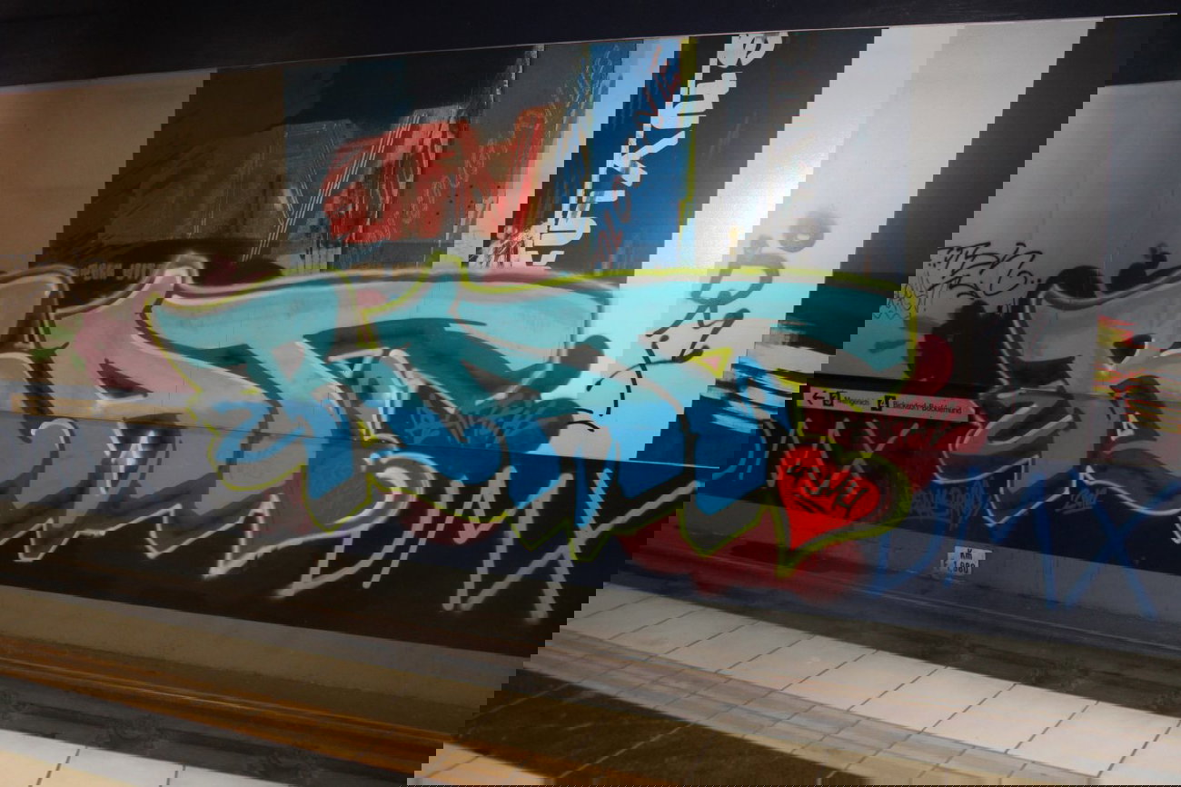 Graffiti Bombing in Köln - Photo by Spie23 - rat, tlh, smh (2012)