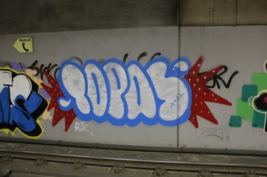 Graffiti Bombing in Köln - Photo by Spie23 - topas